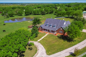 The M Ranch – gated ranch with Pool on 25 acres