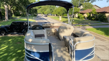 2019 Sun Tracker Party Barge 20 Pontoon Boat