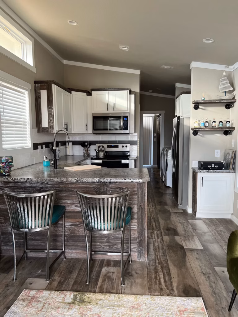 Texoma Getaway – Tiny House on a Cannabis Farm